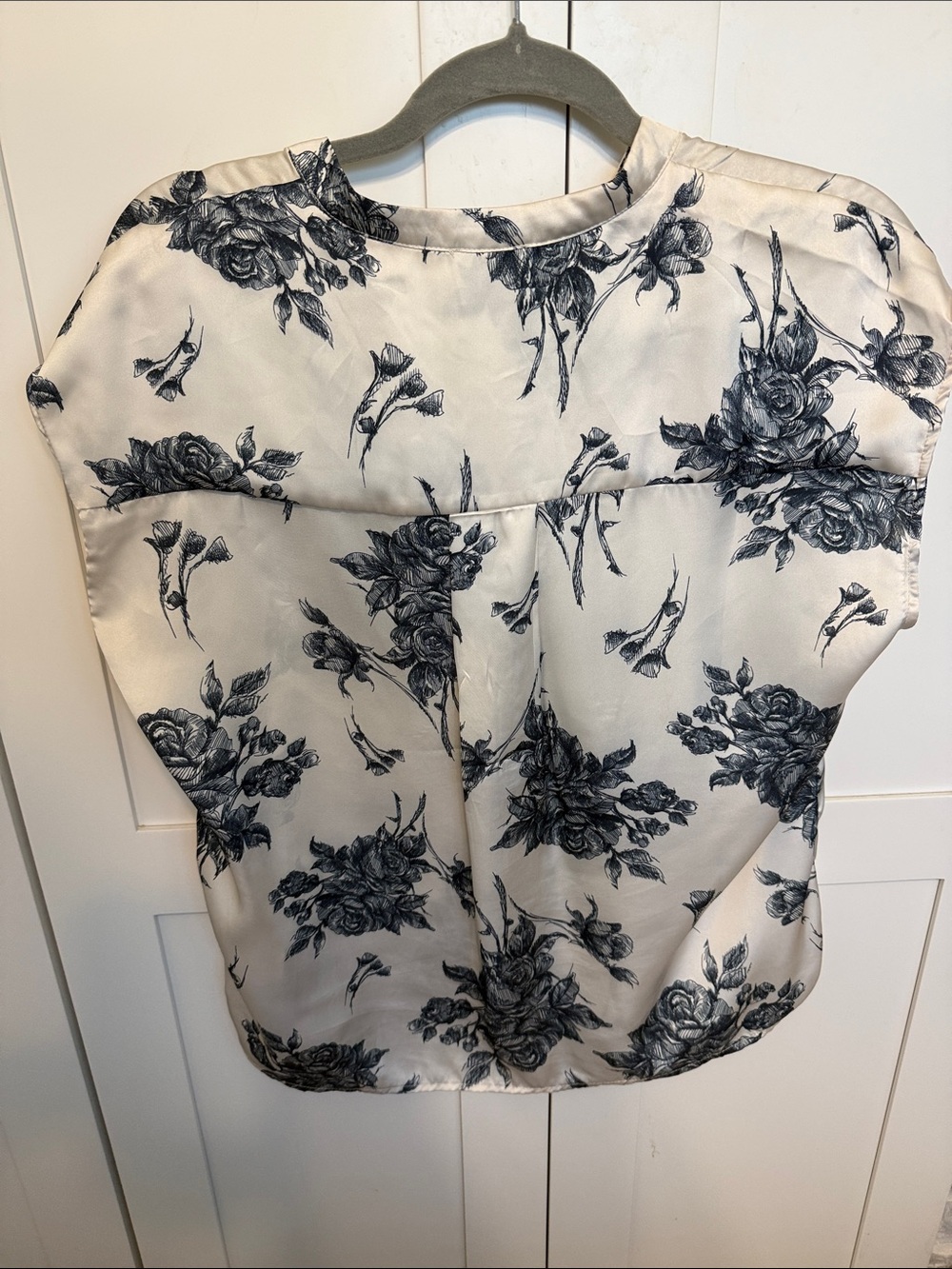 Elie Tahari Ivory Short Sleeve Blouse with Floral Print - Picture 4 of 6